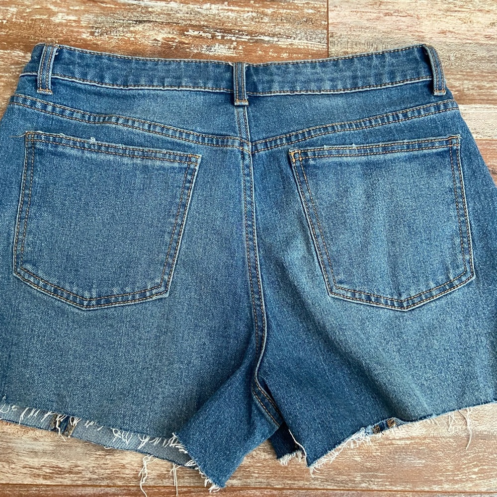 Denim cut off shorts. Juniors size 13. NWT - Picture 3 of 6